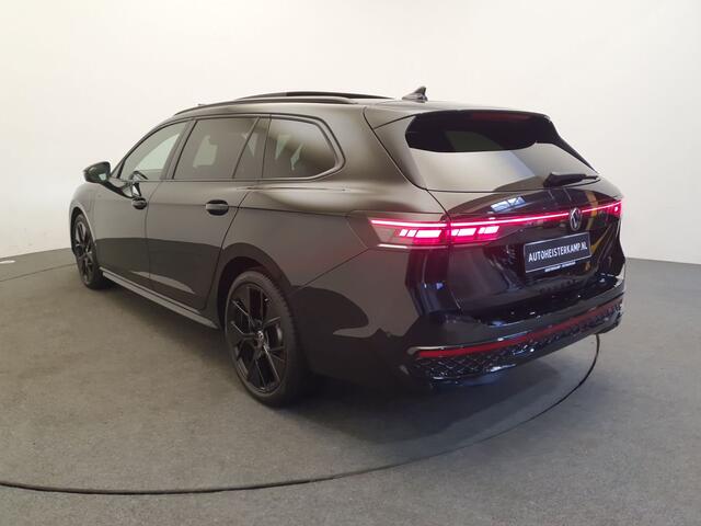 Volkswagen PASSAT Variant 1.5 eHybrid 272pk DSG/AUT R-Line Wegklapbare trekhaak, Panoramadak, Harman/Kardon, Leder