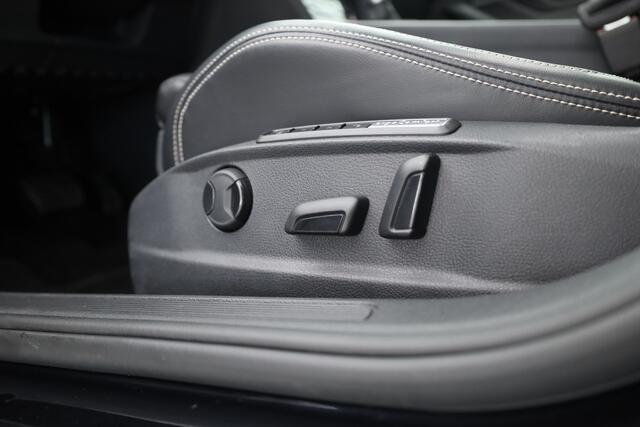Volkswagen PASSAT Variant 1.4 TSI PHEV GTE Business | Pano | HUD | Leder | Elek. Trekhaak | Camera | Stoel- Stuurverw. | Massage | IQ. Light | Adapt. Cruise