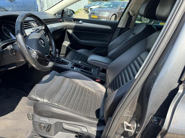 Volkswagen PASSAT Variant 1.4 TSI GTE Highline | Automaat | Navi | Camera | Leer | Elektrische stoelen | Stoelverwarming | Clima |