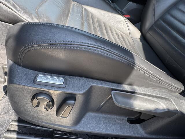 Volkswagen PASSAT Variant 1.4 TSI GTE Highline | Automaat | Navi | Camera | Leer | Elektrische stoelen | Stoelverwarming | Clima |