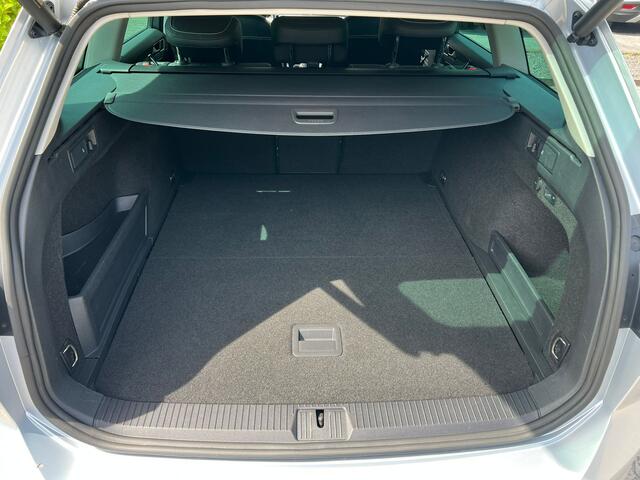Volkswagen PASSAT Variant 1.4 TSI GTE Highline head up, virtual, trekhaak, cruise, navi