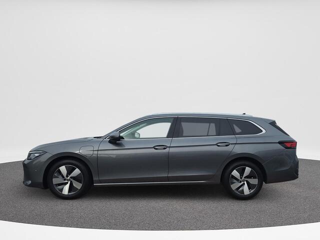 Volkswagen PASSAT Variant 1.5 eHybrid Business | PHEV | Trekhaak | HUD | A.Camera | ACC |