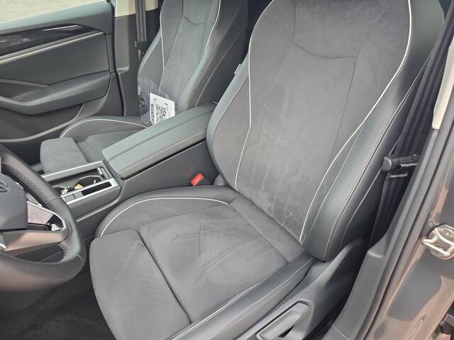 Volkswagen PASSAT Variant 1.5 eHybrid Business | PHEV | Trekhaak | HUD | A.Camera | ACC |