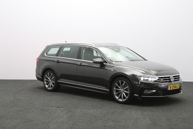 Volkswagen PASSAT Variant 1.5 TSI 150 PK Automaat R-Line Elegance, Trekhaak, Matrix-LED, Carplay