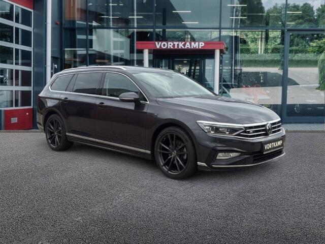 Volkswagen PASSAT 2.0 TDI DSG 4MOTION R-LINE TREKHAAK/360CAM/LEDER/PANO-DAK/ACC/H-K/STANDKACHEL