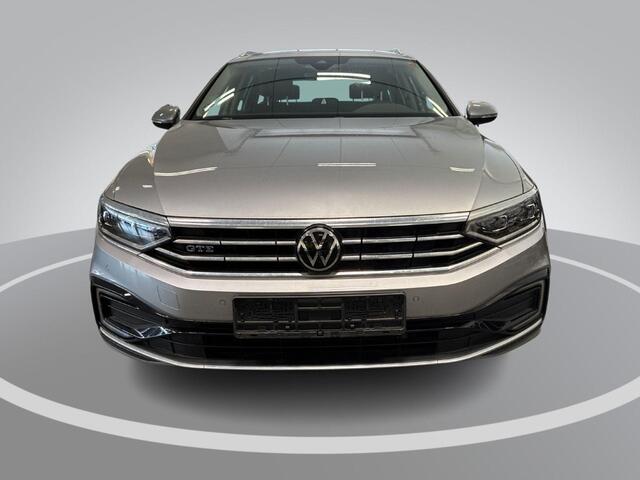 Volkswagen PASSAT 1.4 TSI 218pk DSG PHEV GTE Business · Camera · Inklap. Trekhaak · Matrix LED · Stoelverwarming · Dodehoeksensor · Elek. Achterklep ·
