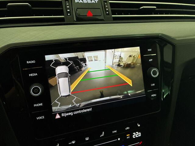 Volkswagen PASSAT 1.4 TSI 218pk DSG PHEV GTE Business · Camera · Inklap. Trekhaak · Matrix LED · Stoelverwarming · Dodehoeksensor · Elek. Achterklep ·
