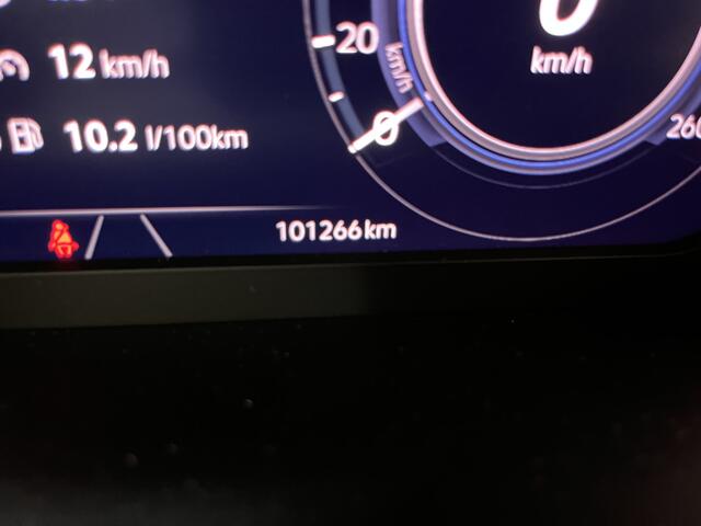 Volkswagen PASSAT Variant 1.4 TSI PHEV GTE / AUTOMAAT/ PANO/ TREKHAAK/ STANDKACHEL/ ACC/ MASSAGE/ APP-CONNECT/ STUUR+STOELVERWARM./ PARK.SENSOR.+CAMERA/ ELEK.ACHTERKLEP/ HEAD-UP/ KEYLESS/ DODEHOEK/ NAVI/ 18'' LMV