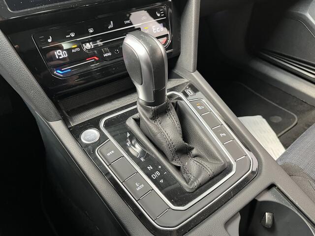 Volkswagen PASSAT Variant 1.4 TSI PHEV GTE / AUTOMAAT/ PANO/ TREKHAAK/ STANDKACHEL/ ACC/ MASSAGE/ APP-CONNECT/ STUUR+STOELVERWARM./ PARK.SENSOR.+CAMERA/ ELEK.ACHTERKLEP/ HEAD-UP/ KEYLESS/ DODEHOEK/ NAVI/ 18'' LMV