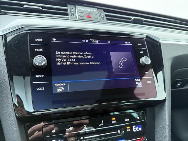 Volkswagen PASSAT Variant 1.4 TSI PHEV GTE Business | 218 PK | SoH 91% | Trekhaak | Panoramadak | Achterklep Easy Open | 360 graden camera (Area View) |
