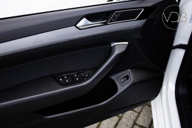 Volkswagen PASSAT Variant 1.5 TSI Facelift Business AUT TREKHAAK