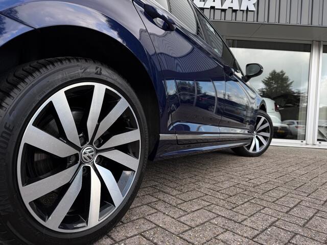 Volkswagen PASSAT 1.8 TSI Business Edition R - Pano Leder Massage Stoelverw. Trekhaak Camera