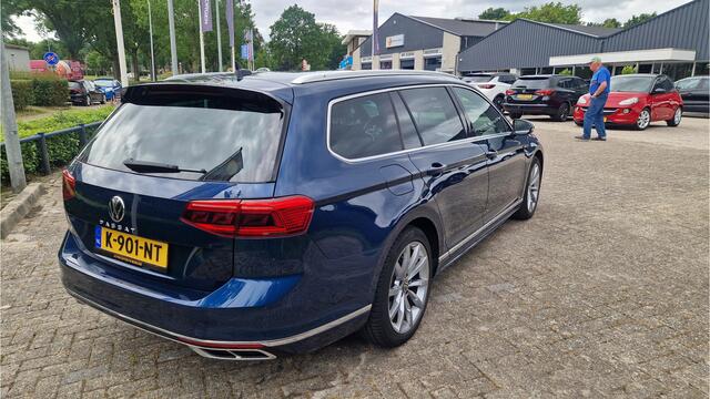Volkswagen PASSAT Variant 1.5TSi R-Line Business Plus DSG / Trekhaak / Leder / Navi / Camera 360 / Stoelverwarming