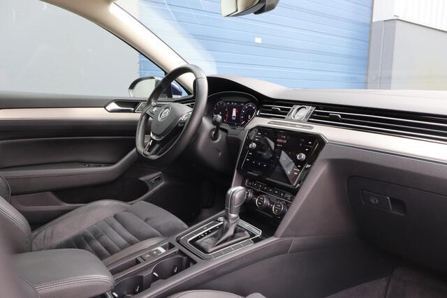 Volkswagen PASSAT Variant 1.4 TSI ACT Connected Series Plus | ErgoComfort | Afneembare trekhaak | Virtueel dashboard | Nette auto!