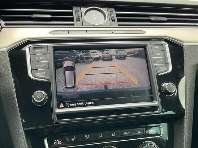 Volkswagen PASSAT Variant 1.6 TDI Highline R-Line Automaat Trekhaak Stoelverw Carplay Orig.NL Voll.Onderhouden!