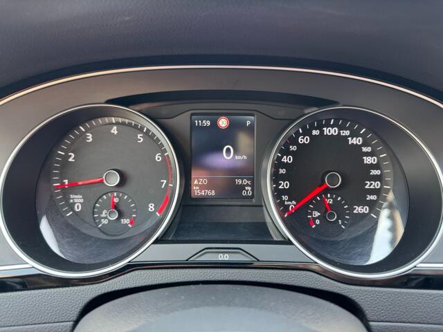 Volkswagen PASSAT Variant 1.5TSI 150PK Elegance Business R Pano Camera ACC Led Trekhaak