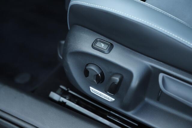 Volkswagen PASSAT Variant 1.5 eTSI Business | 150PK | Massage | Keyless-go | ACC | Stoelen/Stuur Verwarmd | Sfeerverlichting | Camera | Clima | 2024.