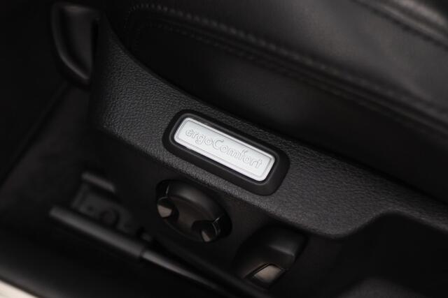 Volkswagen PASSAT Variant 1.6 TDI DSG Highline Business R-Line Panoramadak, Virtual Cockpit, Trekhaak, Camera, Apple Carplay, PDC, 17''