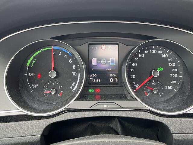Volkswagen PASSAT Variant 1.4 TSI PHEV GTE Business / AUTOMAAT/ PANO/ TREKHAAK/ ADAPTIVE CRUISE/ APP-CONNECT/ PARK.SENSOR.V+A/ CAMERA/ STOELVERWARM./ ERGO COMFORT/ KEYLESS/ CLIMA/ NAVI/ 18'' LMV