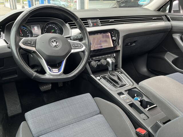 Volkswagen PASSAT Variant 1.4 TSI PHEV GTE Business / AUTOMAAT/ PANO/ TREKHAAK/ ADAPTIVE CRUISE/ APP-CONNECT/ PARK.SENSOR.V+A/ CAMERA/ STOELVERWARM./ ERGO COMFORT/ KEYLESS/ CLIMA/ NAVI/ 18'' LMV