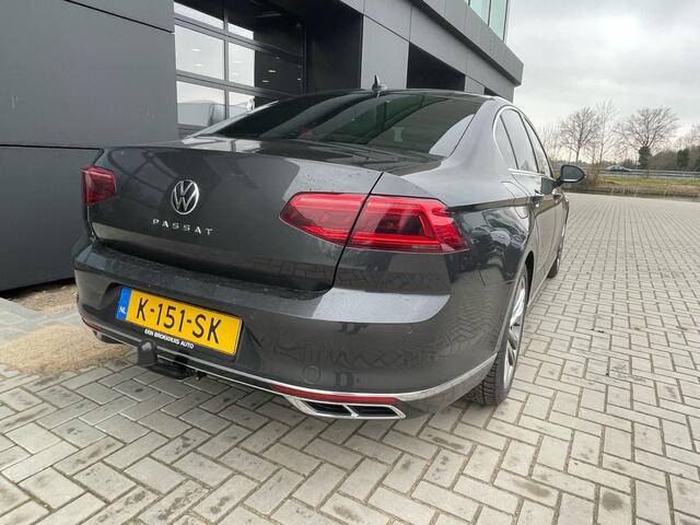 Volkswagen PASSAT 1.5 TSI R-Line Business + Automaat | SEDAN | Clima | Navi | Pano | Half-leder | Trekhaak |