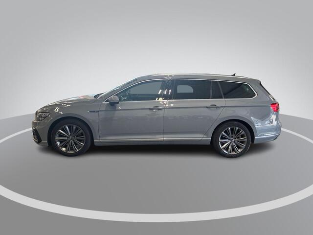 Volkswagen PASSAT 1.4 TSI eHybrid 218pk DSG GTE Business · Camera · Inklap. Trekhaak · Elek. Achterklep · Keyless · Stoelverwarming · ACC ·