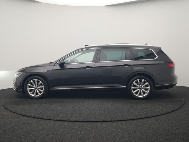 Volkswagen PASSAT 1.4 TSI GTE Business PHEV 218pk Dealer O.H. | Trekhaak Af Fabriek | Panodak | Adaptive Cruise | Camera | IQ Light | Alcantara Sportstoelen Massage & Verwarmd | Stuur Verwarmd | Keyless | Blis | Sfeerverlichting | Apple Carplay | DAB | Plug In Hybrid |