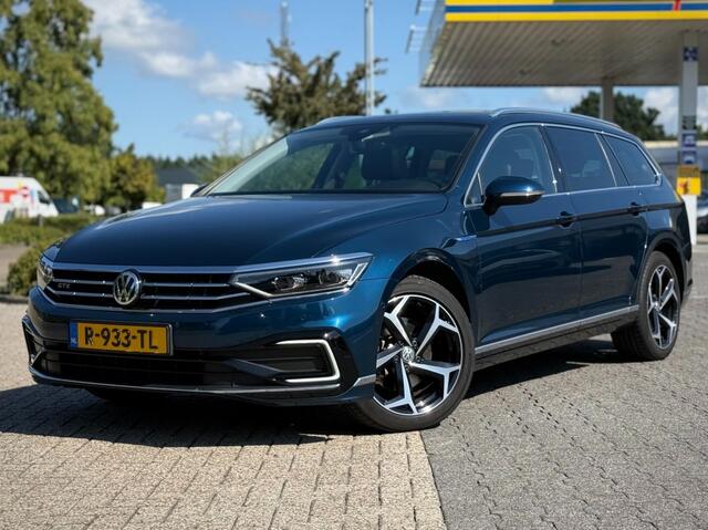 Volkswagen PASSAT 1.4 GTE PANO DYNAUDIO STANDKACHEL 360 CAMERA MEMORY MASSAGE KEYLESS TREKHAAK