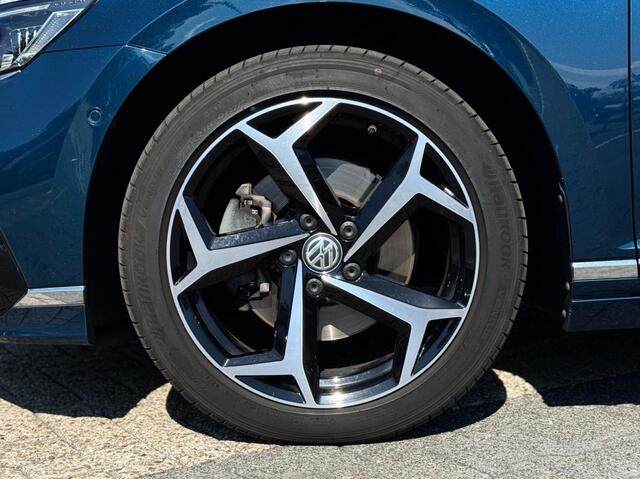 Volkswagen PASSAT 1.4 GTE PANO DYNAUDIO STANDKACHEL 360 CAMERA MEMORY MASSAGE KEYLESS TREKHAAK