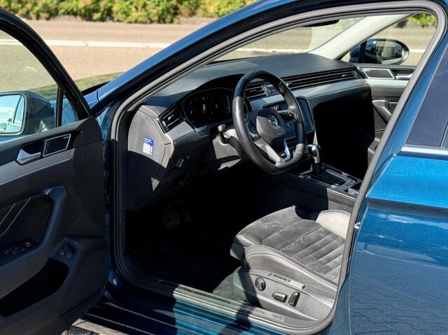 Volkswagen PASSAT 1.4 GTE PANO DYNAUDIO STANDKACHEL 360 CAMERA MEMORY MASSAGE KEYLESS TREKHAAK
