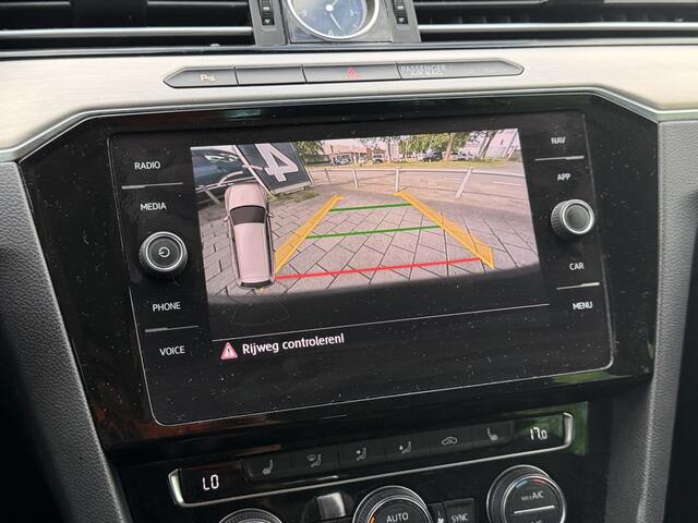 Volkswagen PASSAT Variant BWJ 2018 | 1.4 TSI 150PK ACT Highline Bus. R AUTOMAAT | AGR | LEER/ALCANTARA | CAMERA A | STOELVERW | DIGI DASH | CARPLAY | CLIMA | NAVI |