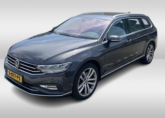 Volkswagen PASSAT Variant 1.5 TSI R-Line Business + / Camera / CarPlay / Leder&Alcantara / 18'' / Stoelverwarming / Dodehoek / DAB / ACC