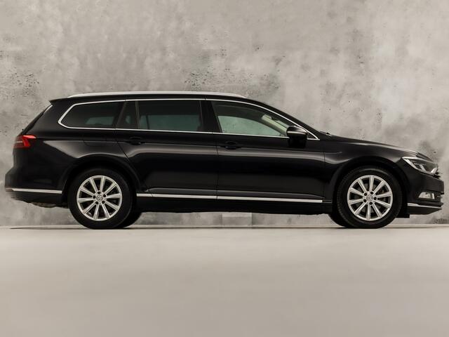 Volkswagen PASSAT Variant 1.5 TSI Highline Sportline 150Pk Automaat (VIRTUAL COCKPIT, APPLE CARPLAY, GROOT NAVI, CAMERA, LEDER/ALCANTARA, GETINT GLAS, KEYLESS, NIEUWSTAAT)