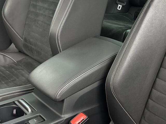 Volkswagen PASSAT Variant 1.5 TSI 150pk DSG R-Line Business | Panoramadak | Carplay/Android Auto | Camera |