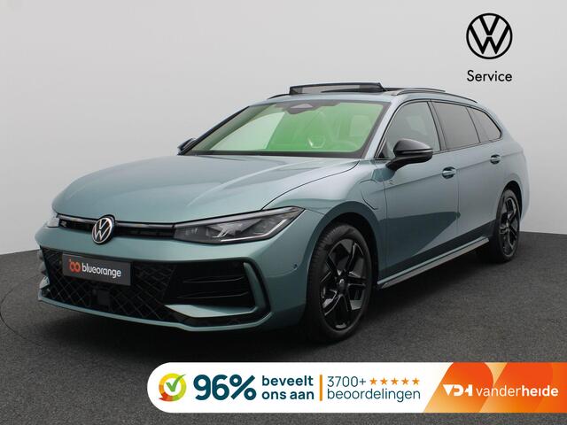 Volkswagen PASSAT Variant 1.5 eHybrid R-Line Edition Black Style 272PK DSG SOH 100%, Pano-Schuifdak, Trekhaak, Keyless, Side Assist, Elektr. Achterklep, Voorruitverwarming, Stoel-Stuurverwarming, 18" LM Velgen, Navi