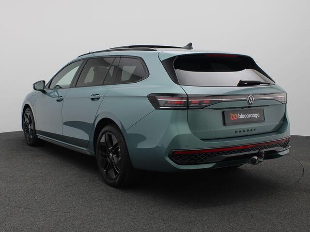 Volkswagen PASSAT Variant 1.5 eHybrid R-Line Edition Black Style 272PK DSG SOH 100%, Pano-Schuifdak, Trekhaak, Keyless, Side Assist, Elektr. Achterklep, Voorruitverwarming, Stoel-Stuurverwarming, 18" LM Velgen, Navi