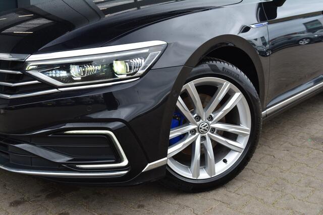 Volkswagen PASSAT Variant 1.4 TSI PHEV GTE | Pano | Trekhaak | 360 Camera |