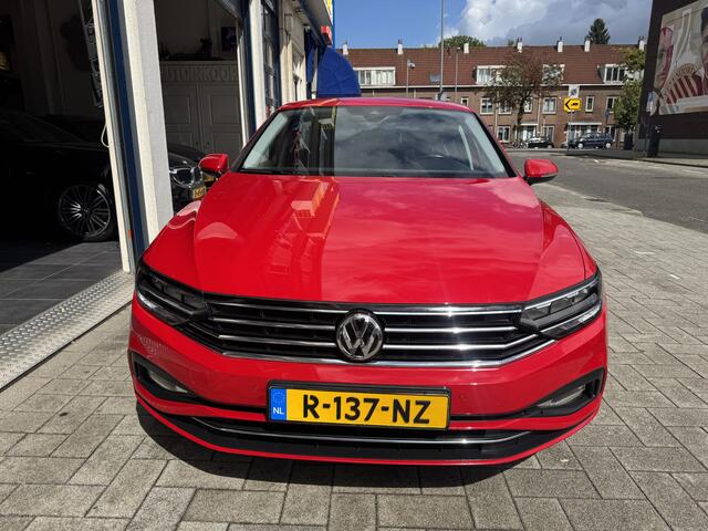 Volkswagen PASSAT 1.5 TSI Business ACC/CARPLAY/CAMERA