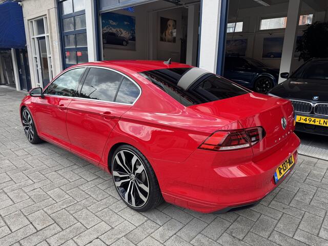 Volkswagen PASSAT 1.5 TSI Business ACC/CARPLAY/CAMERA