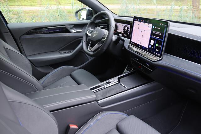 Volkswagen PASSAT Variant 1.5 eHybrid 272PK R-Line Black Style Leder/Pano/IQ.Light/360/Headup/HK/Navi Max/ACC/19"/Trekhaak wegkl.