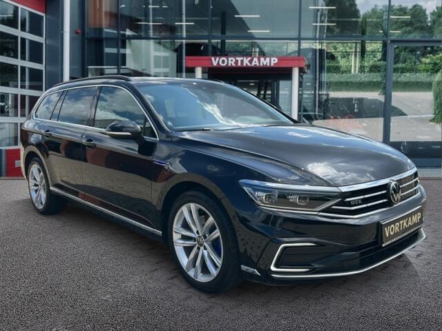 Volkswagen PASSAT 1.4 TSI GTE PANO-DAK/TREKHAAK/CAMERA/ELEK-KLEP/ACC/IQ/STOELVERW