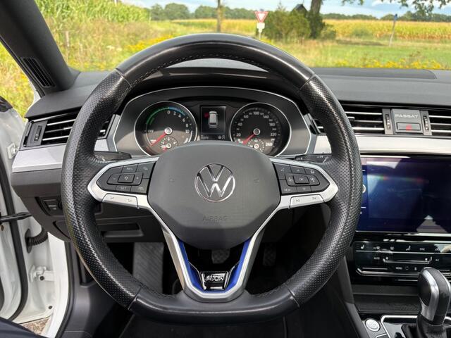 Volkswagen PASSAT 1.4 TSI GTE / BUSSINESS / PANO / NETTE STAAT / VOL