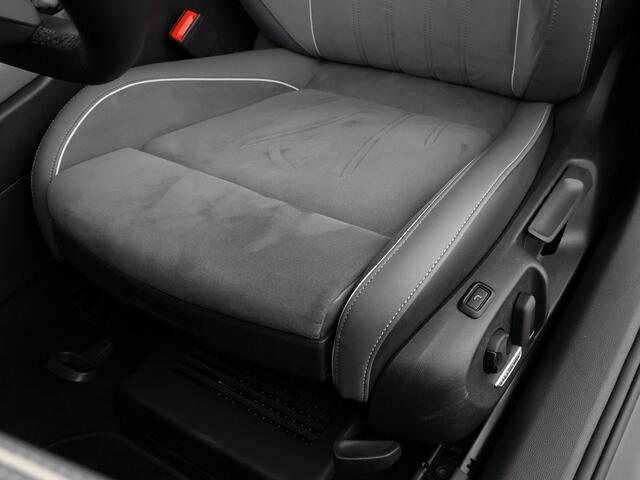 Volkswagen PASSAT Variant 1.5 eTSI 150pk DSG Business · Camera · Stuur- & Stoelverwarming · Apple/Android Car Play · Massagefunctie Voorstoelen · Garantie t/m 11-06-2028 of 100.000km