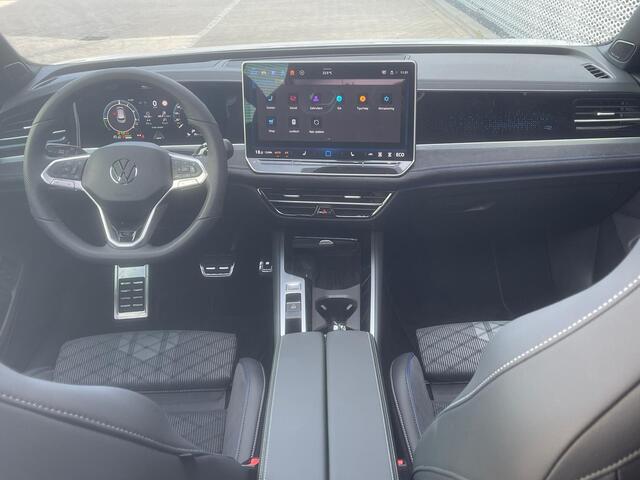Volkswagen PASSAT Variant 1.5 eHybrid 204PK DSG R-Line Edition / Resterende Fabrieksgarantie tot 30-09 2029 / Trekhaak / Harman Kardon / Head-up Display / Ergo Active / 19'' LMV / VW