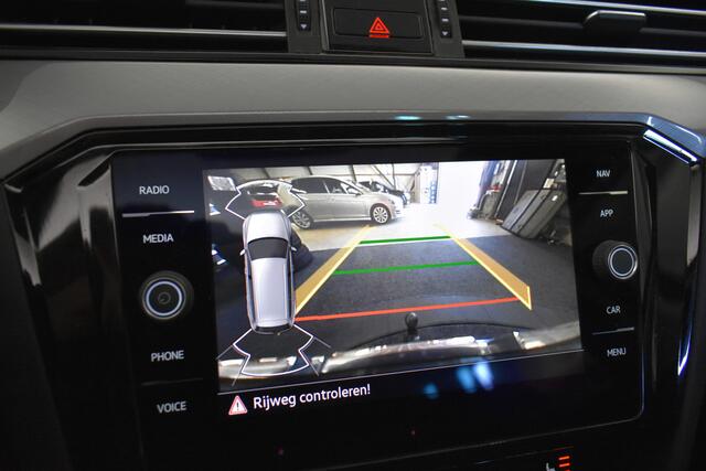 Volkswagen PASSAT Variant 1.4 TSI PHEV GTE SOH 100% Pano Trekh Cam Winterpack Dhoek