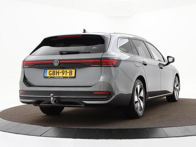 Volkswagen PASSAT Variant 1.5 eTSI 150pk DSG Elegance Business · Camera · Wegklapbare Trekhaak · Apple/Android Car Play · Dodehoeksensoren · P-Sensoren · 17'' Inch · Garantie t/m 18-06-2028 of 100.000