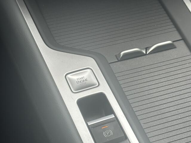 Volkswagen PASSAT Variant 1.5 eTSI 150pk Business Navigatie Trekhaak