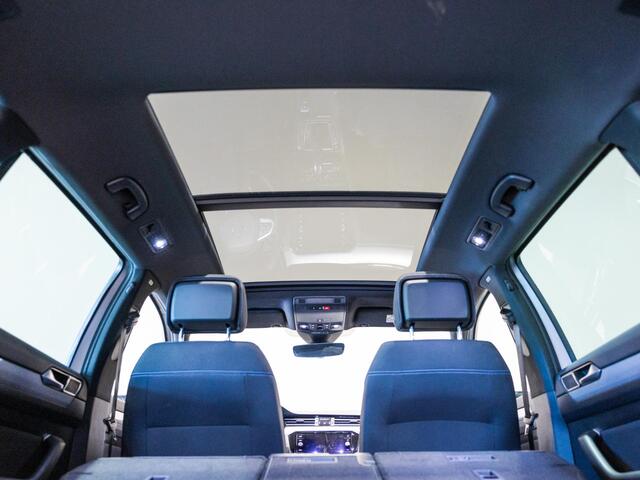 Volkswagen PASSAT Variant 1.4 TSI PHEV GTE Business / 218pk / Panorama dak / Head-up display / Achteruitrij camera /