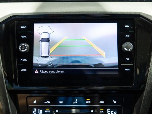 Volkswagen PASSAT Variant 1.4 TSI PHEV GTE Business / 218pk / Panorama dak / Head-up display / Achteruitrij camera /