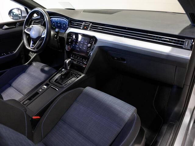 Volkswagen PASSAT Variant 1.4 TSI PHEV GTE Business / 218pk / Panorama dak / Head-up display / Achteruitrij camera /